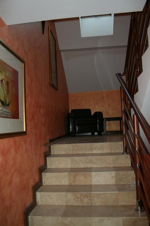 Hotel TenisHouse Marki  Buitenkant foto