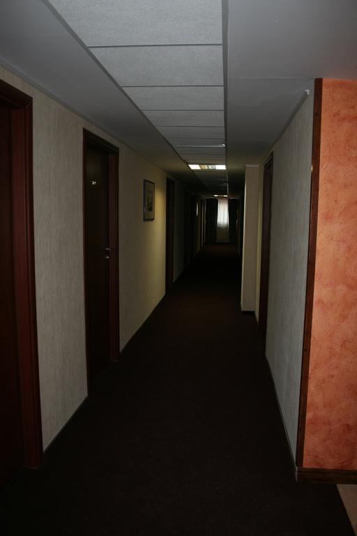 Hotel TenisHouse Marki  Buitenkant foto