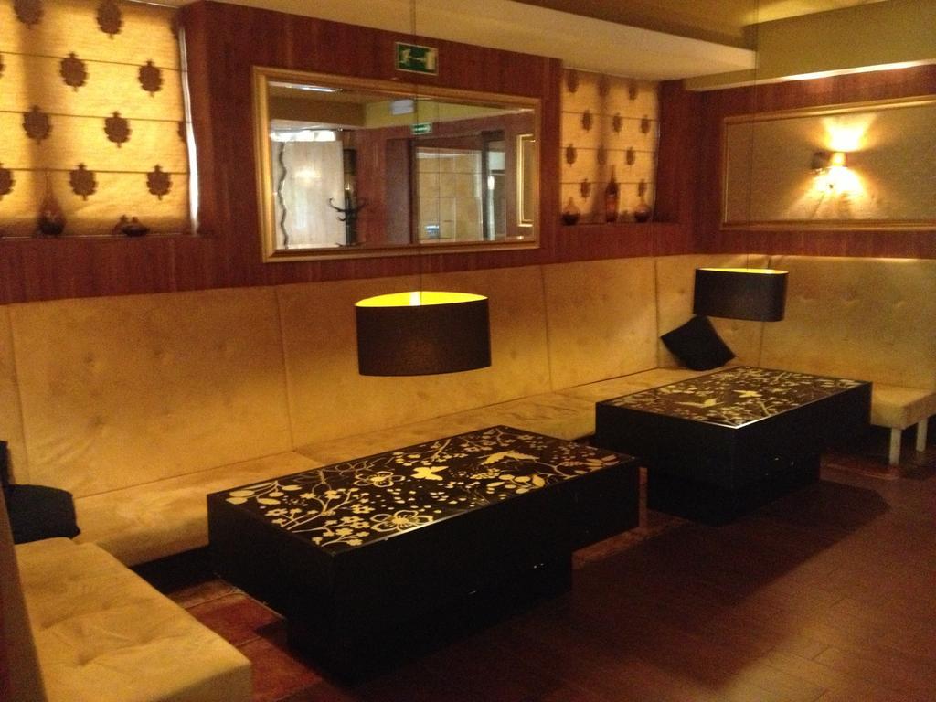 Hotel TenisHouse Marki  Buitenkant foto