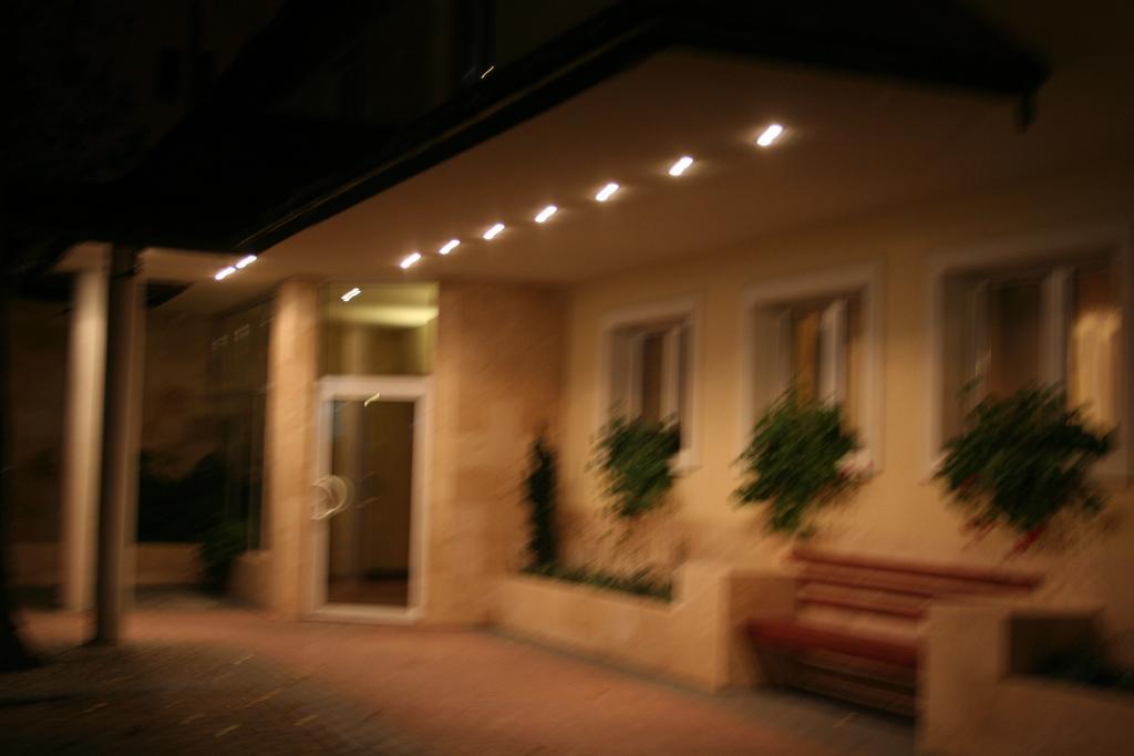 Hotel TenisHouse Marki  Buitenkant foto