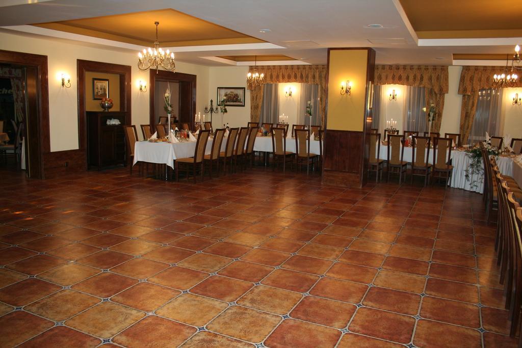 Hotel TenisHouse Marki  Buitenkant foto