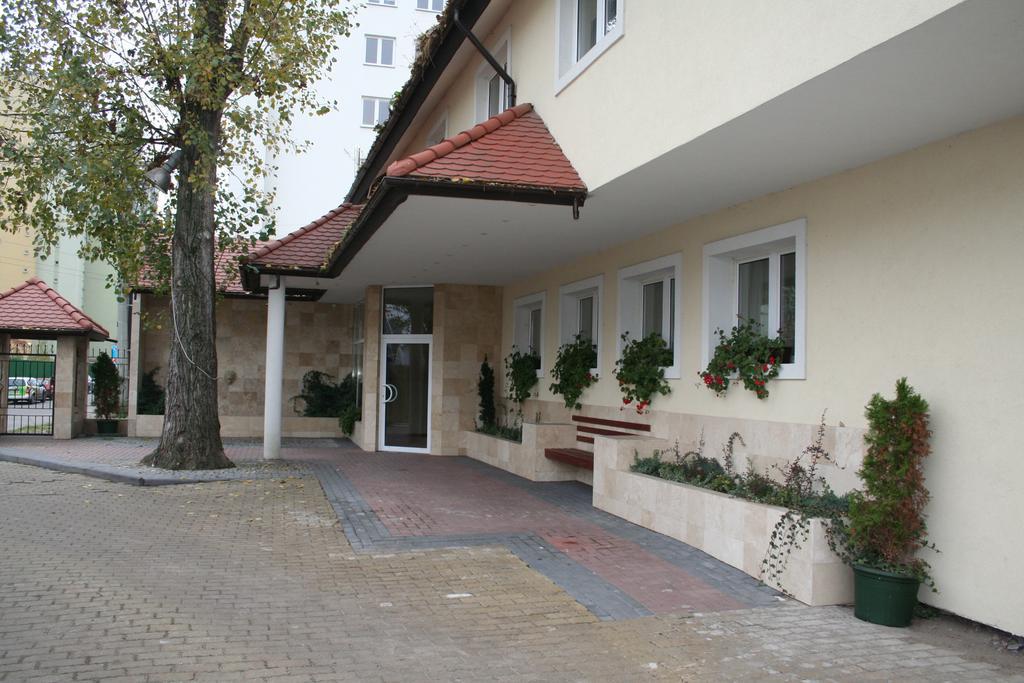 Hotel TenisHouse Marki  Buitenkant foto