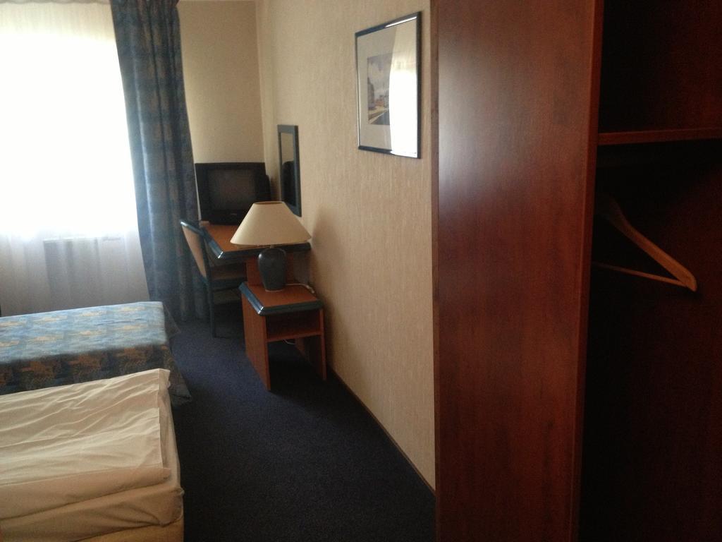Hotel TenisHouse Marki  Kamer foto