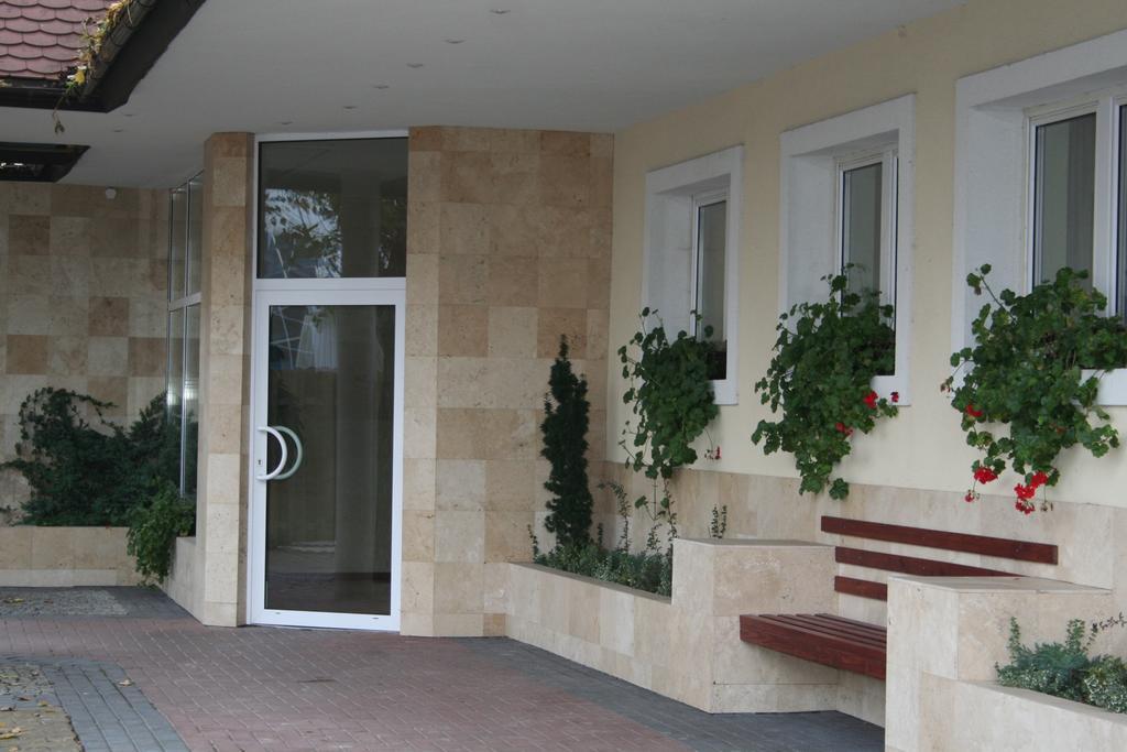 Hotel TenisHouse Marki  Buitenkant foto