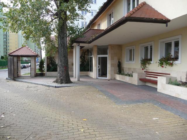 Hotel TenisHouse Marki  Buitenkant foto